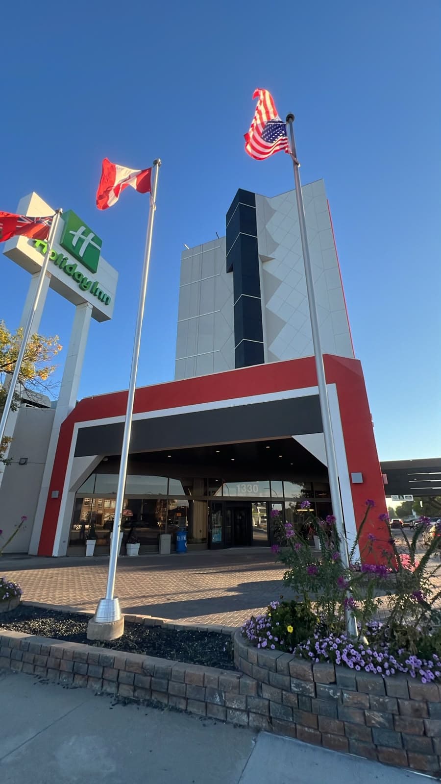 Holiday Inn, Winnipeg (1130 Pembina Highway) — 